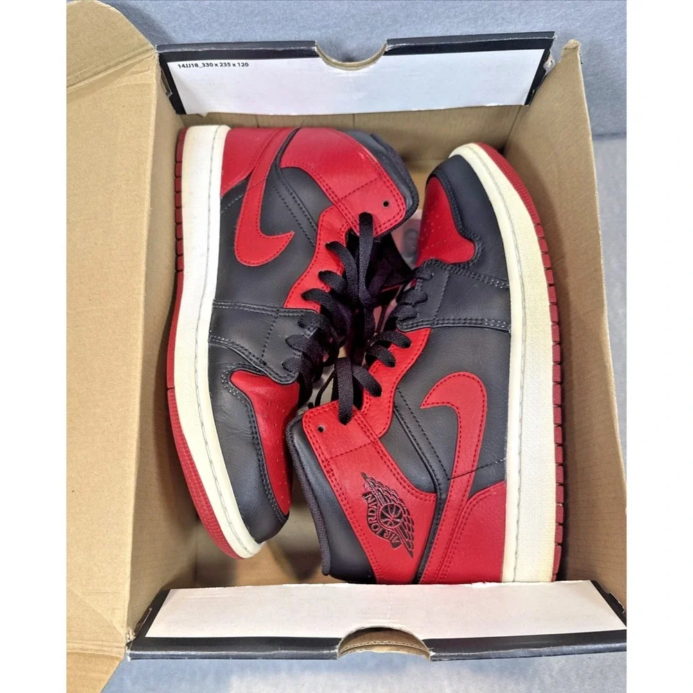 Jordan Air Jordan 1 Mid Bred Banned Retro Leather Size 9.5 Men's 554724-074‎